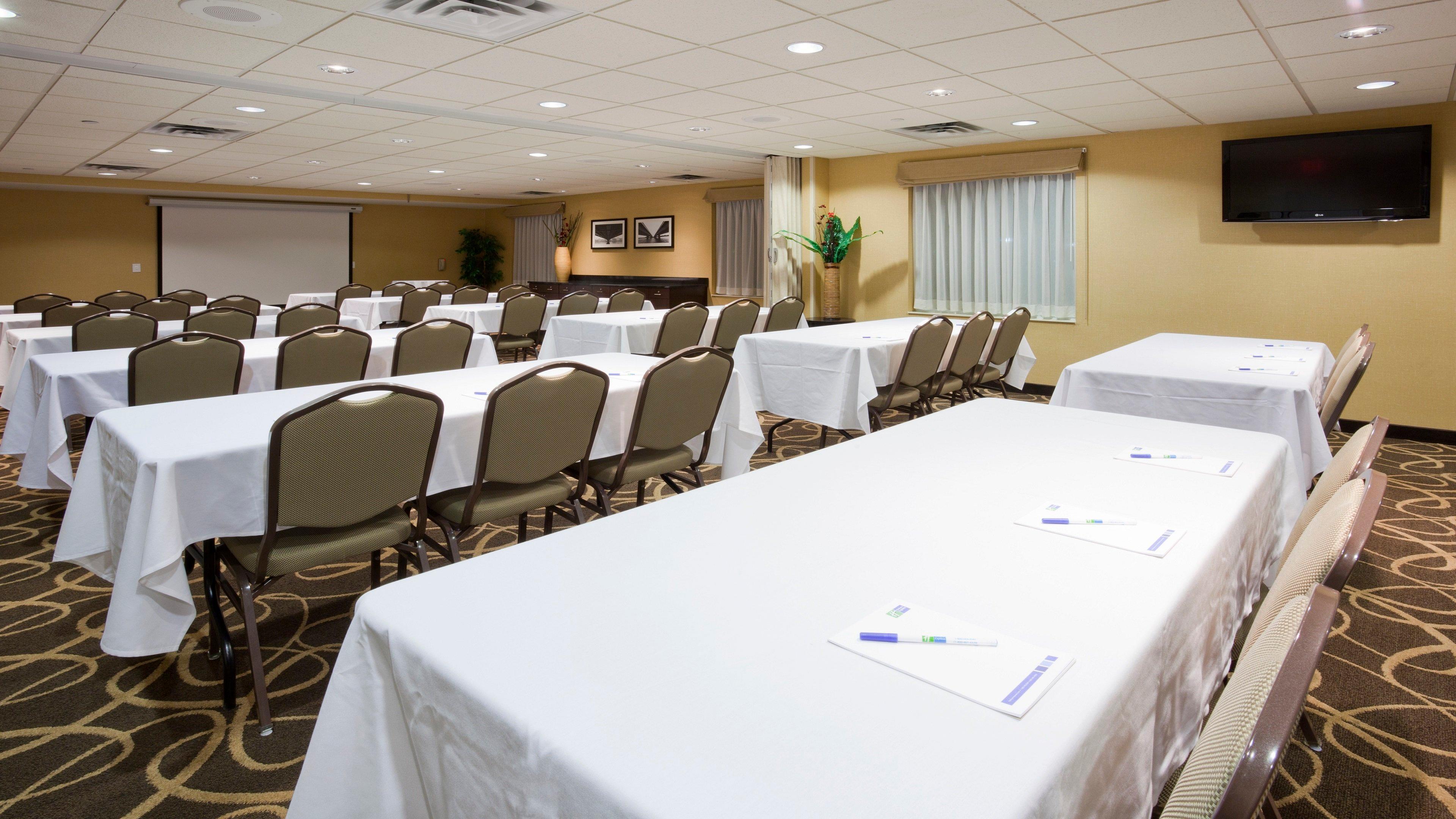 Holiday Inn Express Hotel & Suites Rogers By Ihg Extérieur photo