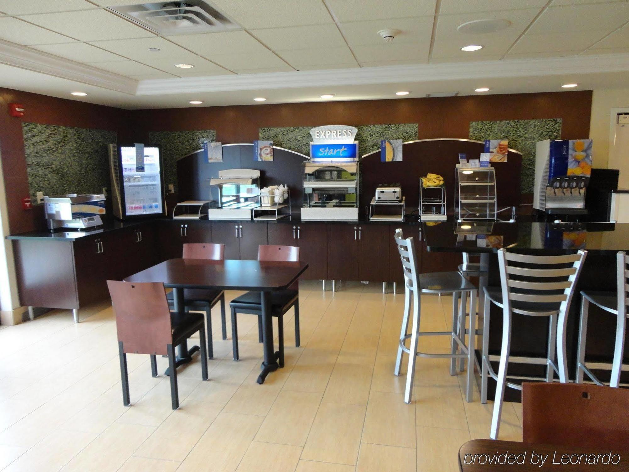 Holiday Inn Express Hotel & Suites Rogers By Ihg Extérieur photo
